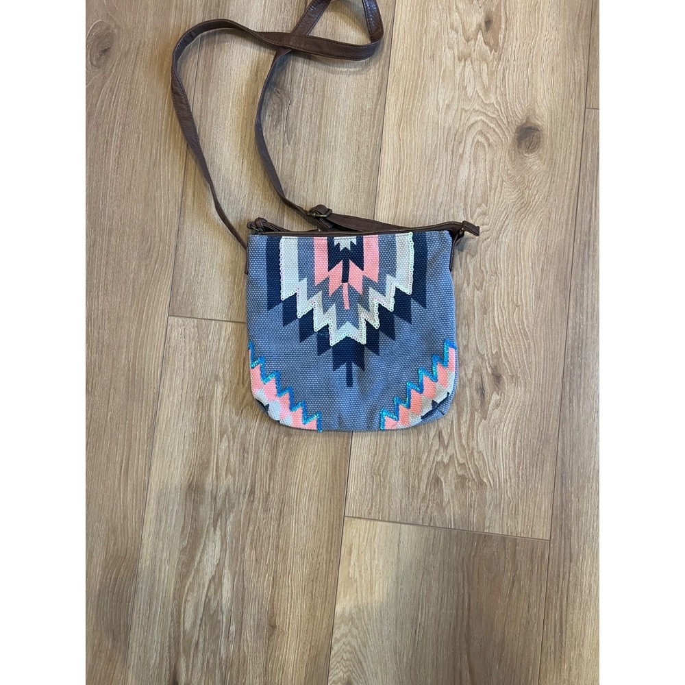 T-Shirt & Jeans Aztec Crossbody Bag Gray Canvas Sequin Boho Southwest Purse